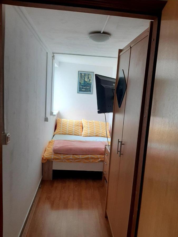Apartment Tim Senj  Buitenkant foto