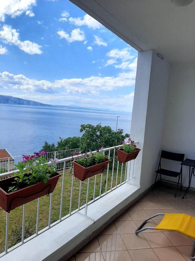 Apartment Tim Senj  Buitenkant foto